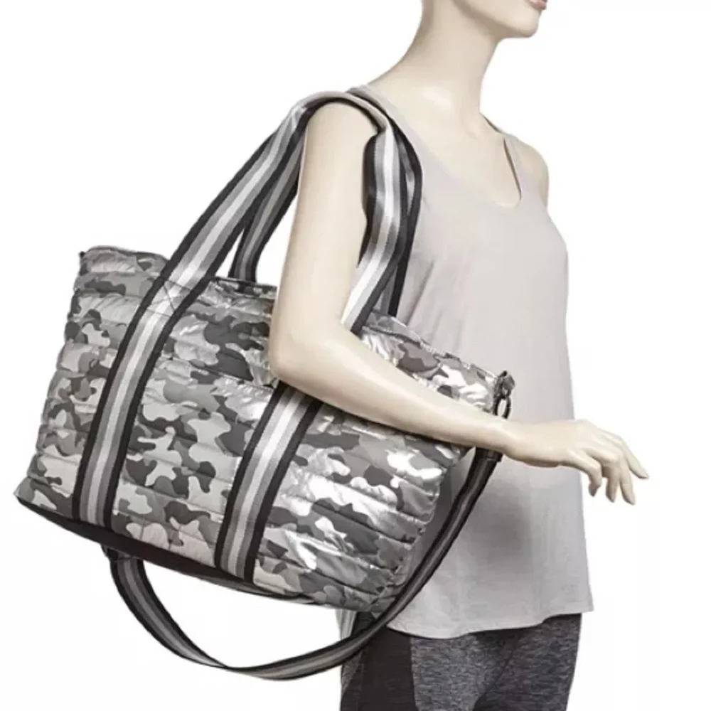 Think Royln Wingman Shiny Silver Black Camo Large Nylon Tote Adjustable Strap - Picture 3 of 13